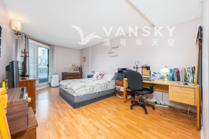 251204144723_master bedroom.jpg